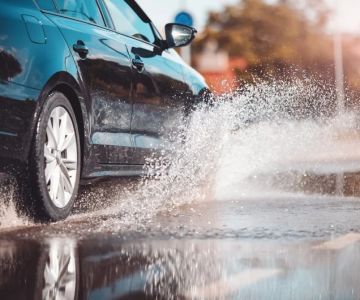 How to Wash Cars After Driving on Rainy Roads: Effective Cleaning Tips