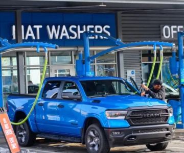 How to Wash Pickup Trucks with Custom Paint Jobs: A Complete Guide for 2025