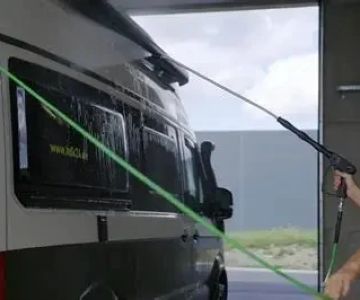 How to Wash Motorhomes and Large Vehicles: Tips for a Clean, Shiny Finish