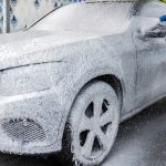 The Benefits of Using Foam Pre-Wash Before Rinsing for a Cleaner Car