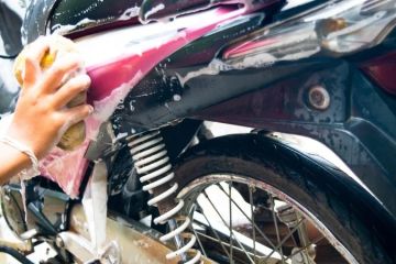 How to Wash Motorcycles Without Streaks