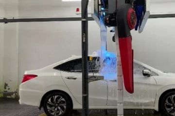 The Pros and Cons of Touchless vs. Brush Car Washes