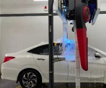 The Pros and Cons of Touchless vs. Brush Car Washes