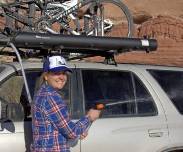 How to Wash a Car with Roof Racks or Bike Mounts Installed
