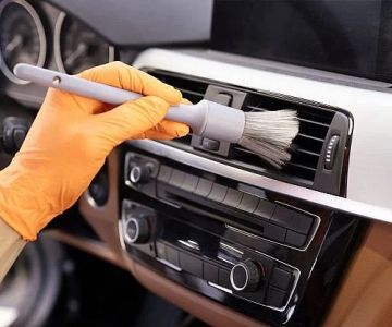 How to Clean Dashboard Screens and Touch Displays Safely and Effectively