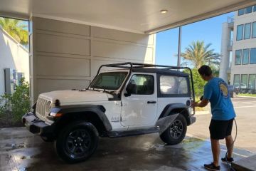 How to Wash a Car in an Apartment Complex