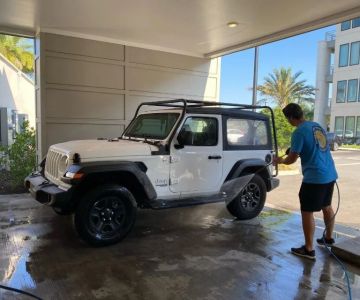 How to Wash a Car in an Apartment Complex