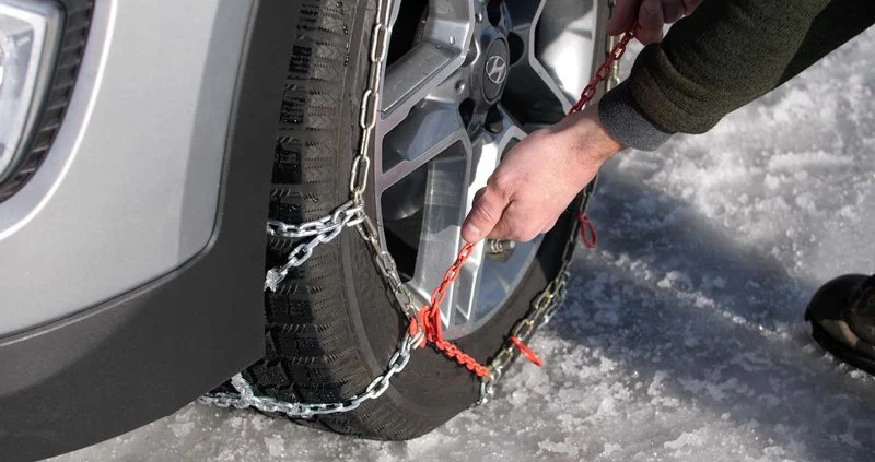 How to Effectively Clean Snow Chains Off Your Vehicle