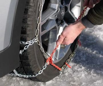 How to Effectively Clean Snow Chains Off Your Vehicle
