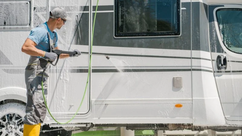 How to Wash and Clean Motorhomes with Large Exteriors
