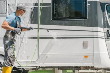 How to Wash and Clean Motorhomes with Large Exteriors