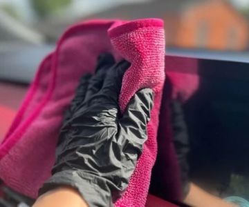 How to Wash Cars with High-Tech Entertainment Systems Safely