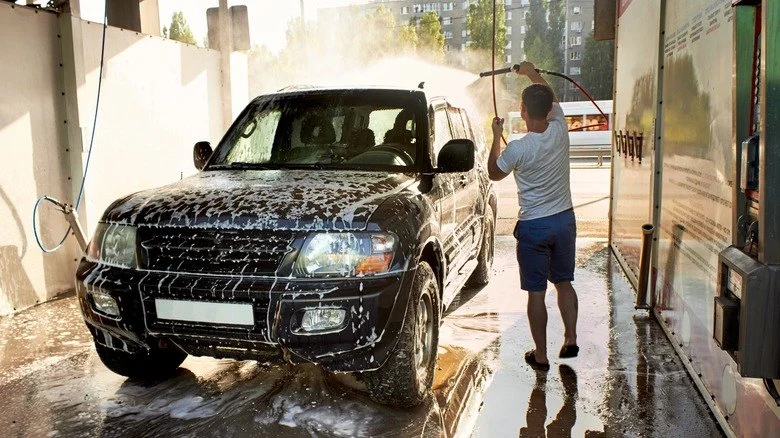How to Wash Cars After Driving on Icy Highways