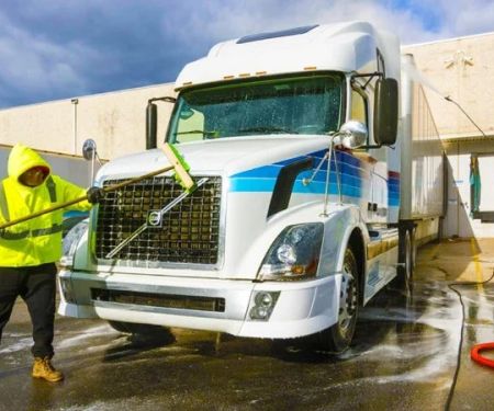 How to Wash Pickup Trucks with Heavy Tow Loads: Expert Tips for a Clean and Safe Ride