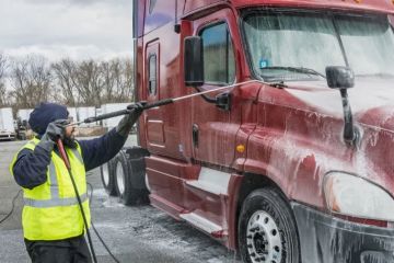 How to Wash Pickup Trucks After Heavy Work Use