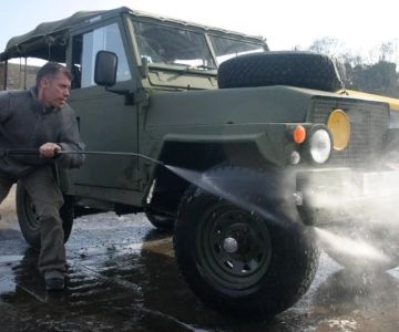 How to Wash Pickup Trucks After Off-Road Adventures