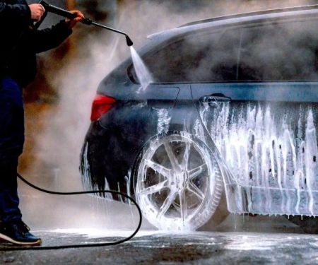 Step-by-Step Guide to Washing Cars After Dusty Trail Drives