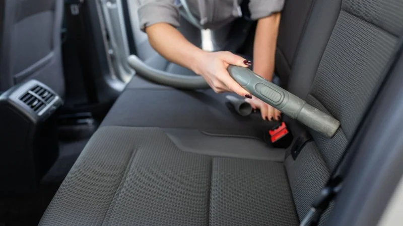 Car Wash Near Me With Pet Hair Removal – Vacuum and Brush Services Explained