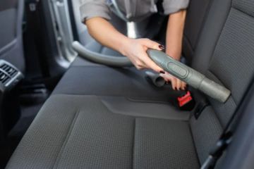 Car Wash Near Me With Pet Hair Removal – Vacuum and Brush Services Explained