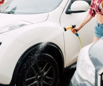Best Car Wash for White Cars Near Me to Prevent Yellowing and Staining