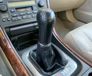 How to Clean Car Gear Shift Knob – Leather and Metal Care Guide