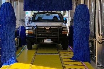Can You Take a Truck With a Bed Cover Through a Car Wash – Height and Clearance Tips