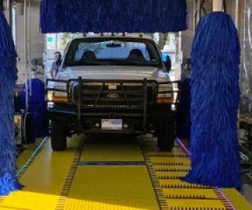 Can You Take a Truck With a Bed Cover Through a Car Wash – Height and Clearance Tips
