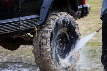 How to Wash Car With a Pressure Washer After Off Roading Safely