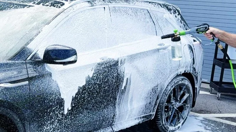 How to Wash Car With Foam Cannon and Hot Water for Better Grease Removal